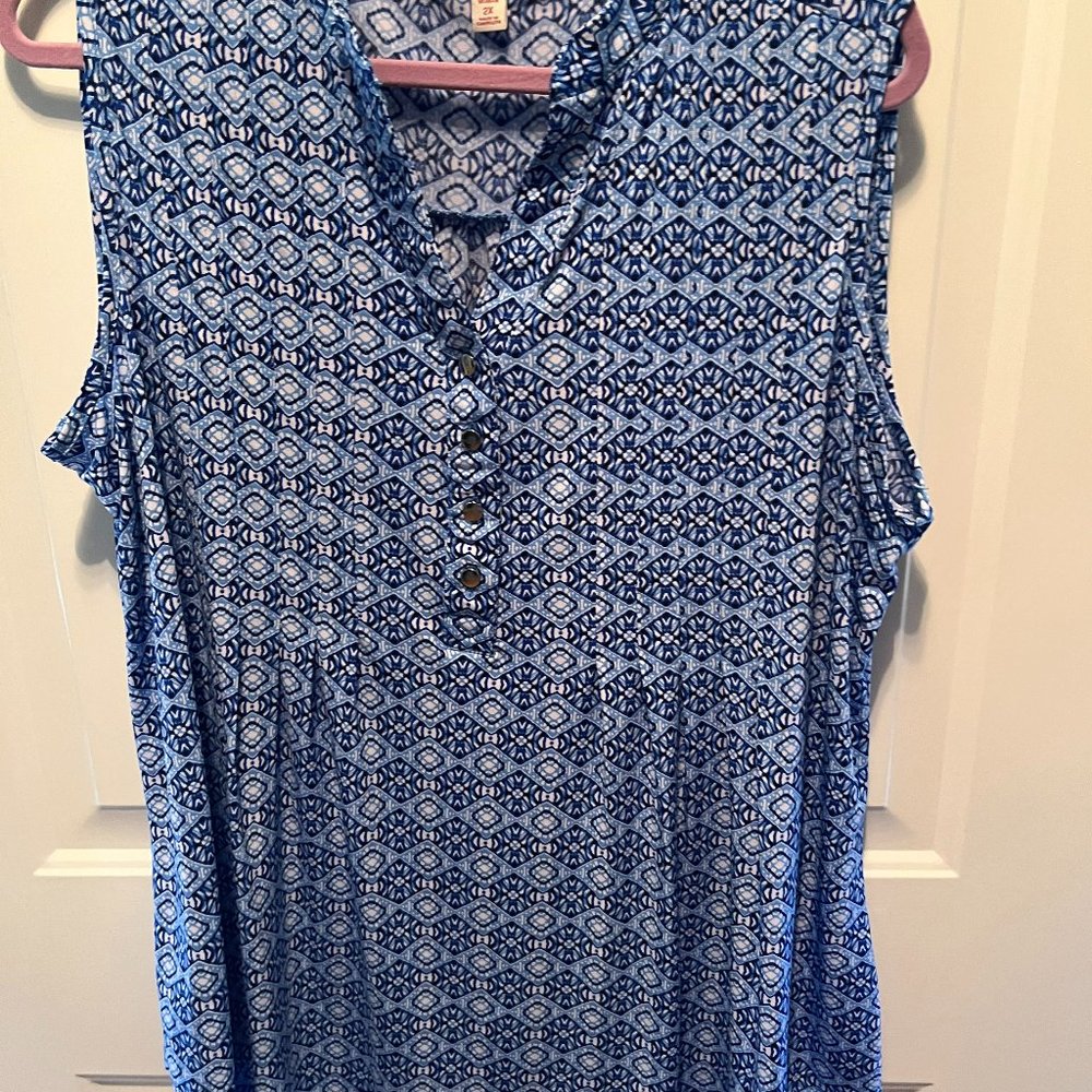 Dress Barn stretchy top with some flow
